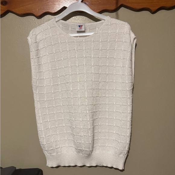 Sweater Bazaar Sweaters - Sweater Bazaar Sweater Vest Women’s Small White Vintage Grandma